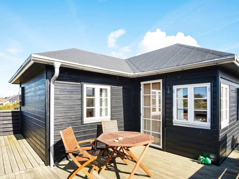 Serene Holiday Home in FanÃ¸ near Sea