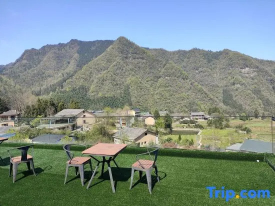 Avatar Mountain Resort—Mountain View | Swimming Pool | Free Station Pick-up | Western Cuisine