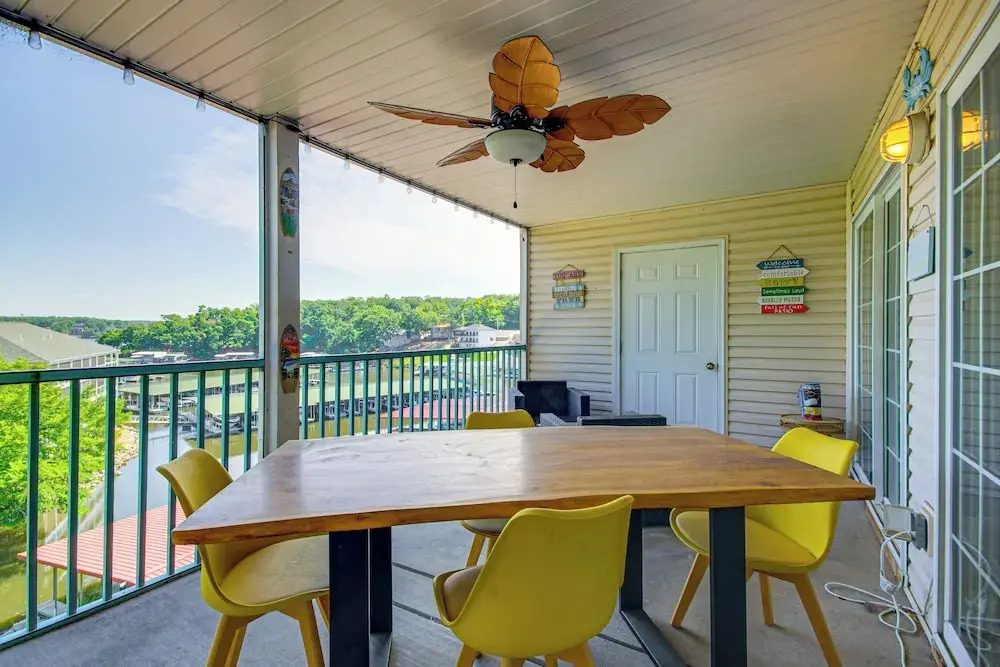 Balcony w/ Marina Views: Lake Ozark Hideaway!