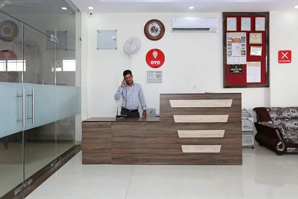 Fabhotel Shiv Palace