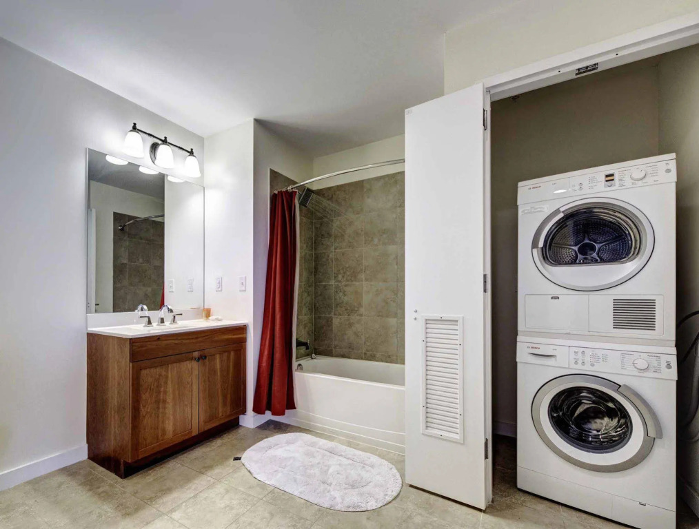 Pelican Residences at Cast Iron Lofts