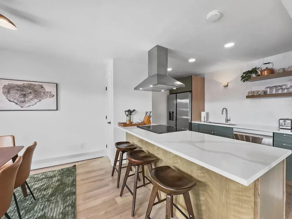 A304 Lake Cliffe 2 Bedroom Condo by RedAwning