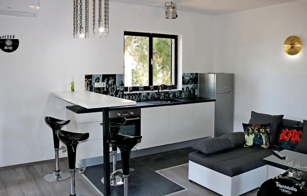 Beautiful Home in Privlaka With Wifi and 4 Bedrooms