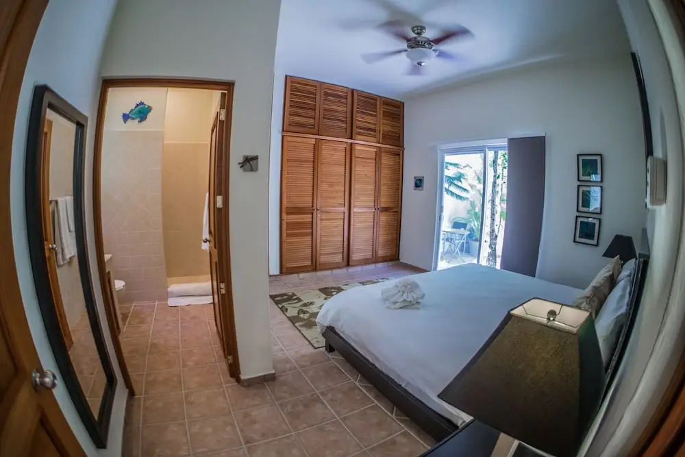 Romanina 1 Condo in the Heart of Playa del Carmen by RedAwning