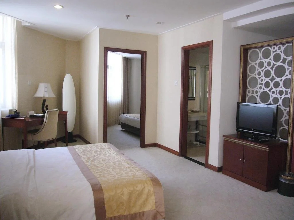 Eagle Canyon Hotel