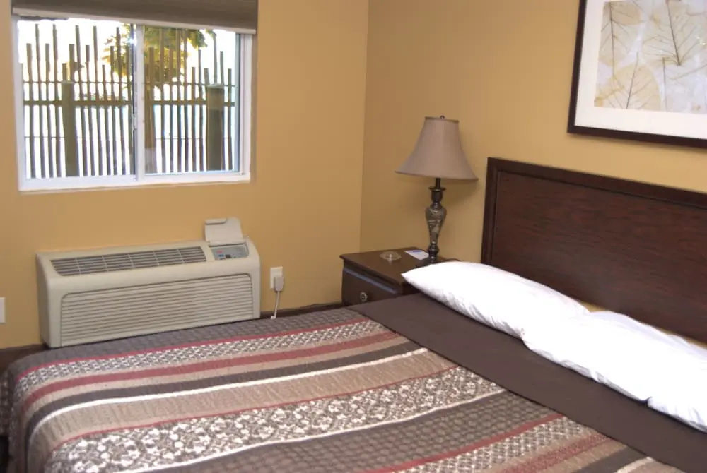 Commodore Resort
