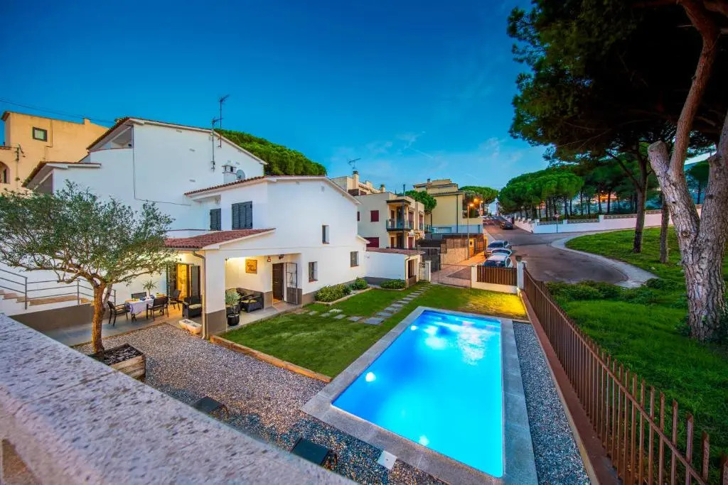 HOUSE APARTMENT LESCALA