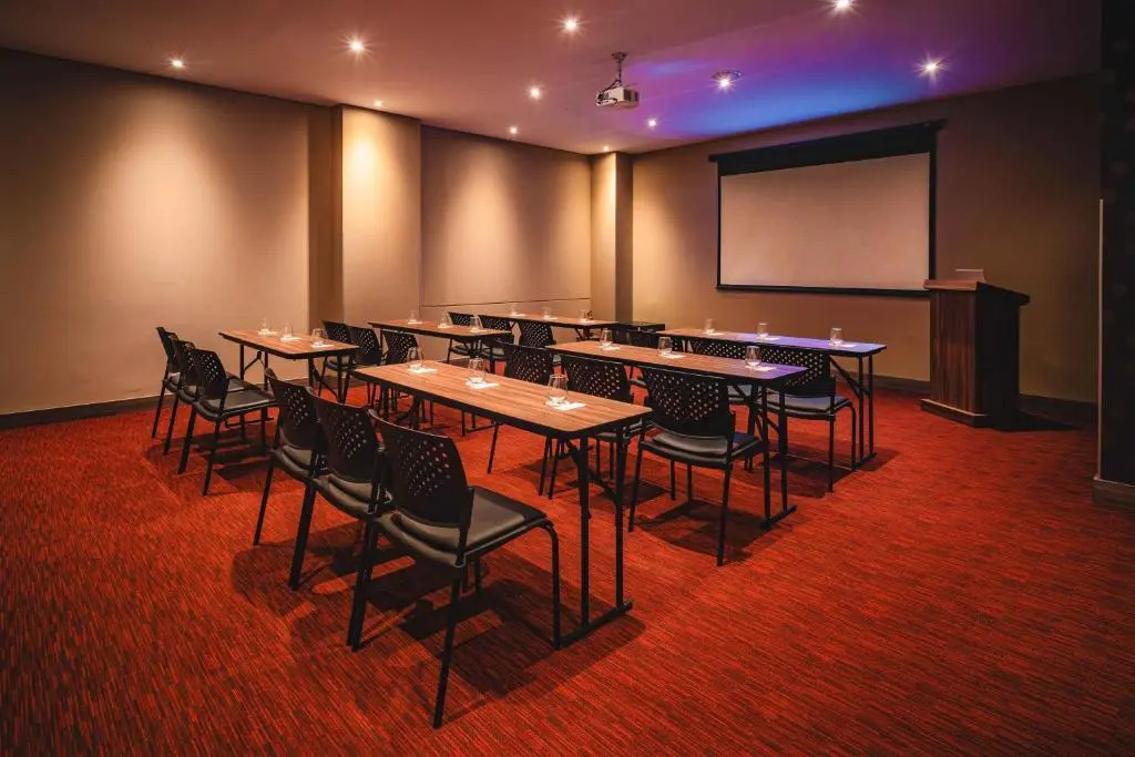 Hampton Cusco para Lima Tours