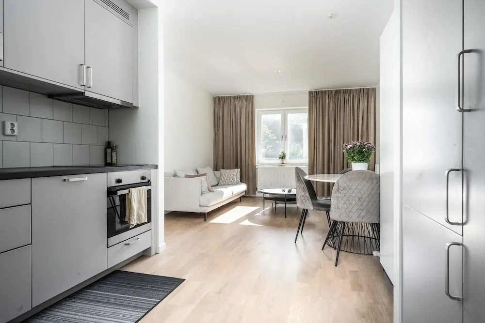 2 Bedroom Cozy City Apartment in Bromma