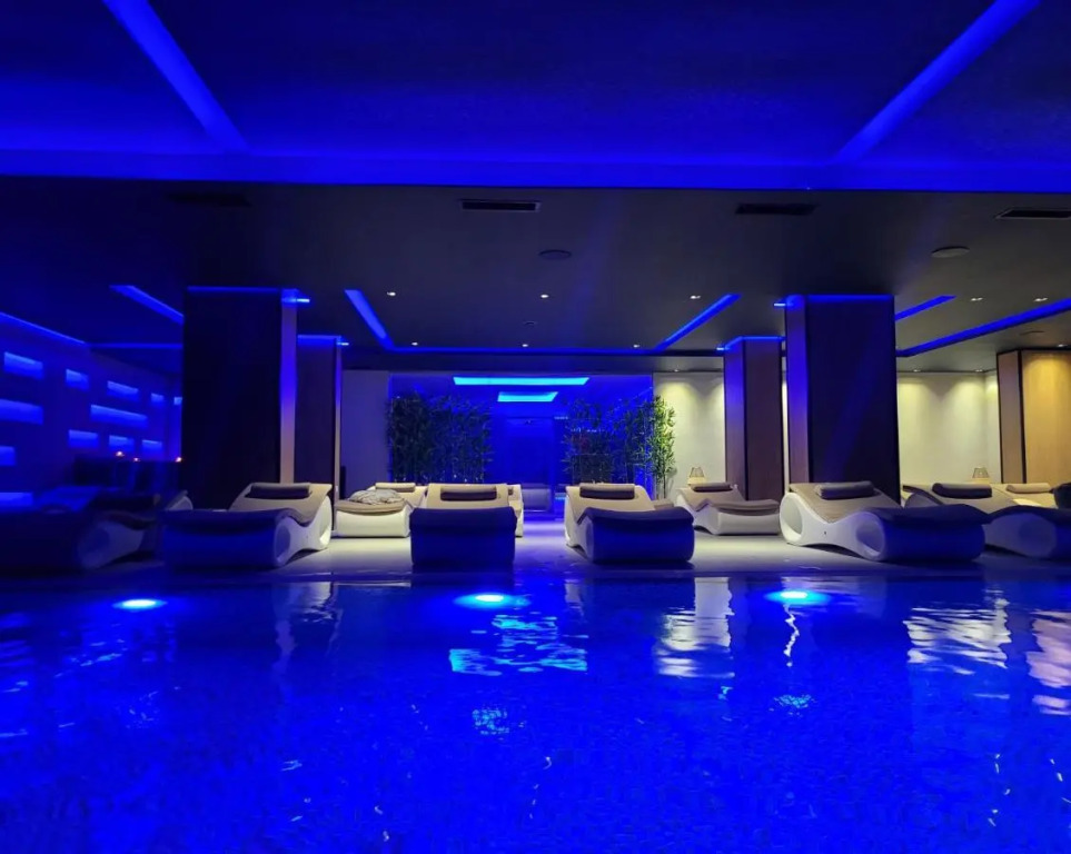 Henry Resort & Spa