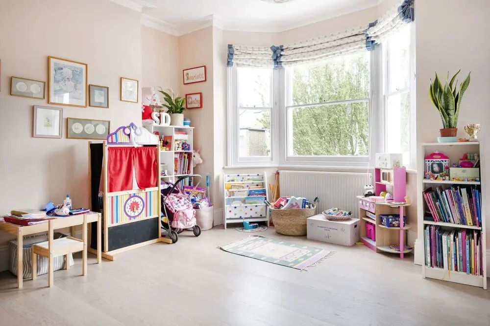 Spectacular Shepherds Bush Home Close to Westfield