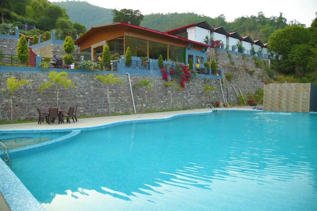 HOA Resorts - Mountain View with Infinity Pool