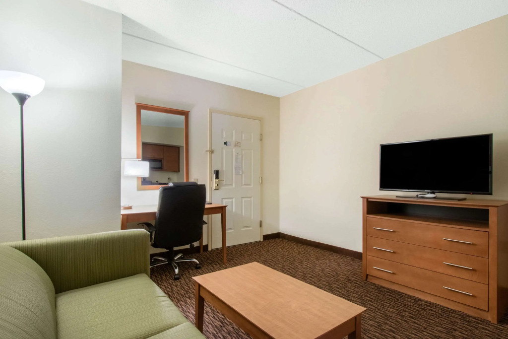 University Hotel & Suites Shippensburg, Trademark by Wyndham