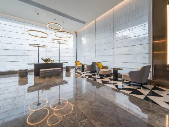 Home Inn Plus (Metro Station, Gaoke West Road, Expo Park, Shanghai New International Expo Center)