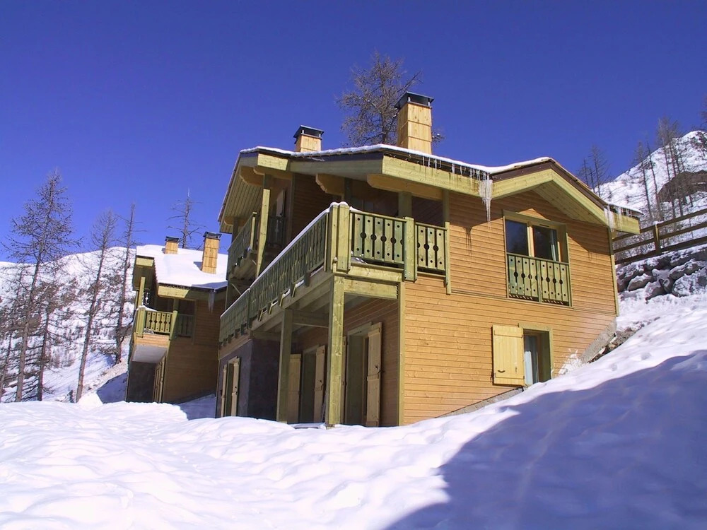 Traditional Apartment With Fireplace 100 m. From the Center