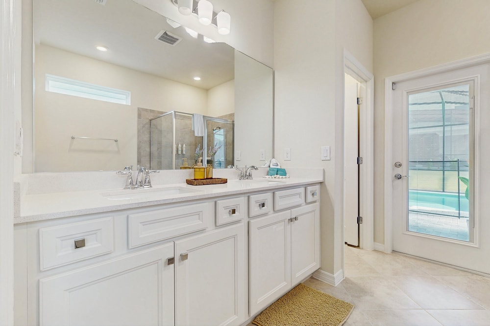 Amazing Home With Outdoor Patio, Wifi, & Close to Local Attractions Near Orlando