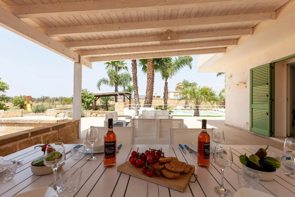 Villa piscina 5 camere 5 bagni spiaggia Ionio m780