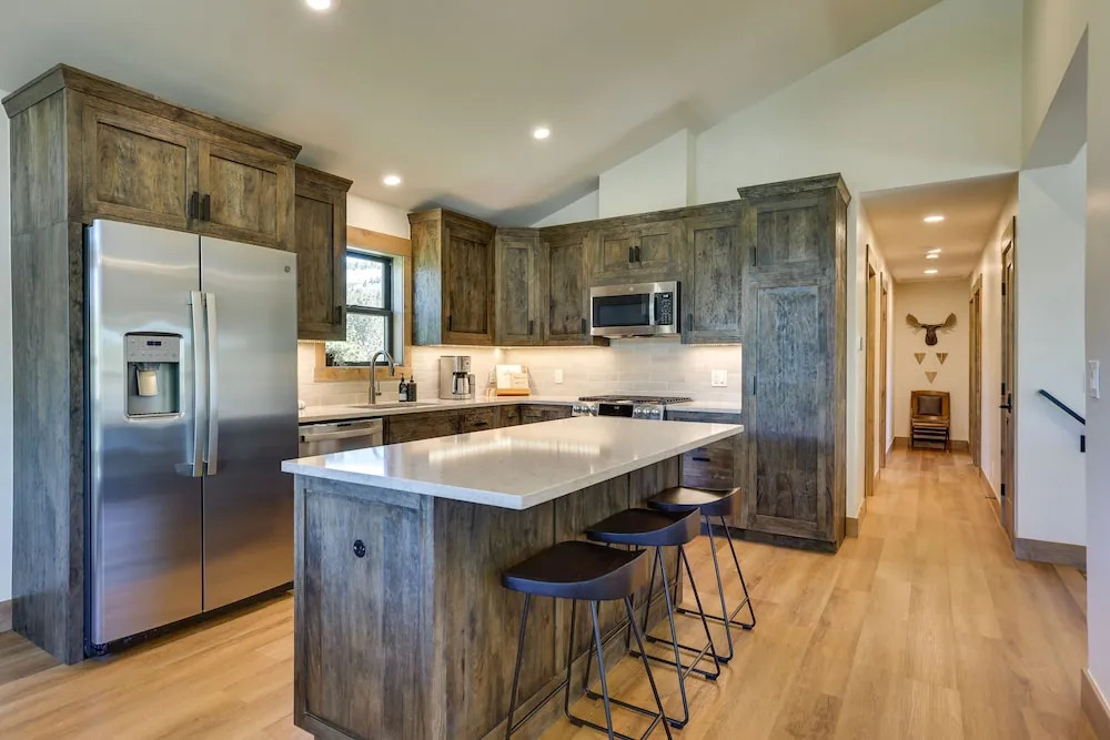Updated Silverthorne Home w/ Hot Tub & Mtn Views!