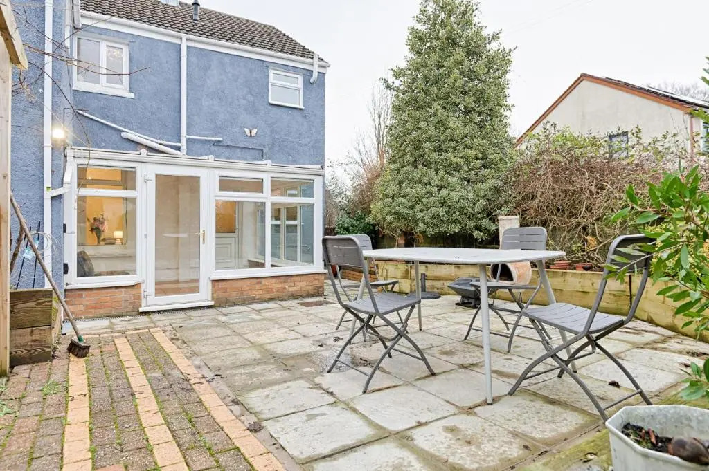 Spacious home with parking - TV in Every Bedroom!