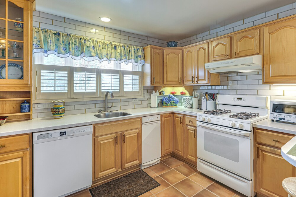 Charming Boutique Home in West End Alexandria!