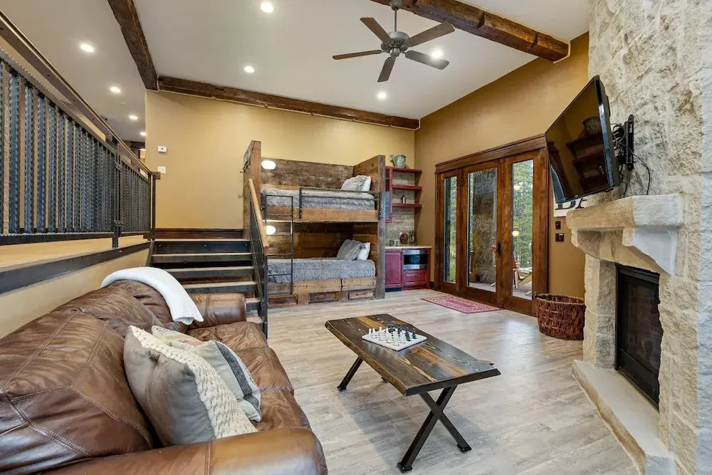 The Timber Lodge 957 7 Bedroom Home by RedAwning