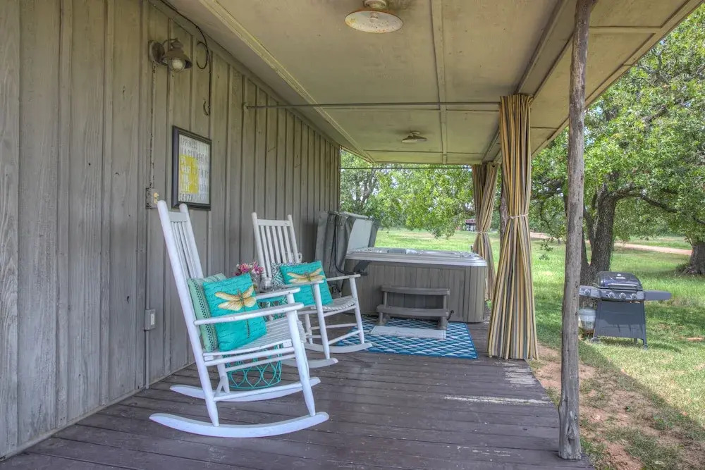 New! Stunning Ranch on 33 Acres W/hottubs&fire-pit