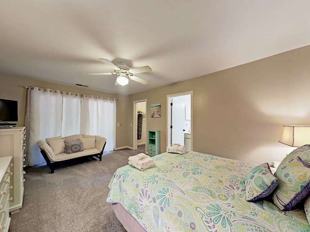 Sea Pines 2br W/ Patio, Near Beach 2 Bedroom Home