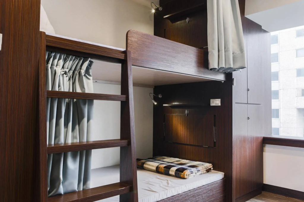 Sleepy Dragon Hostel