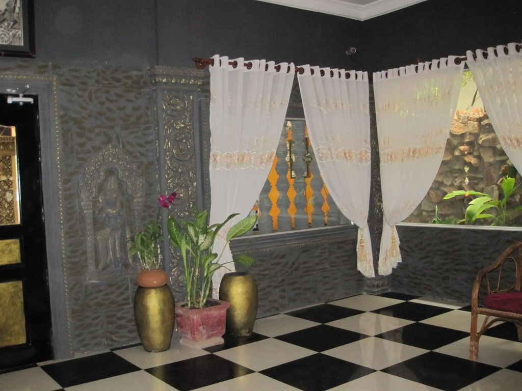 Popular Hotel & Spa