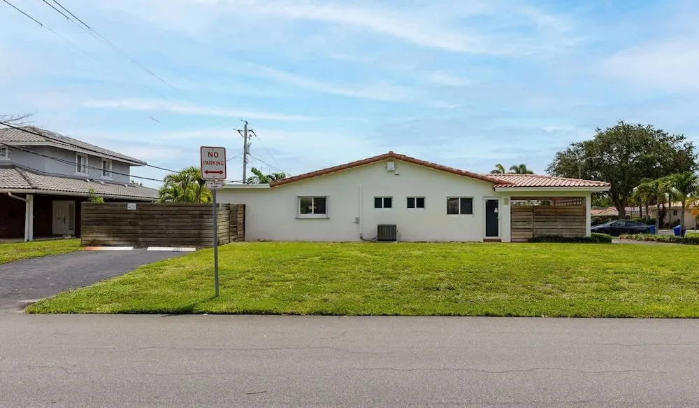 Welcome to Your Fort Lauderdale Retreat 2bed 2bath