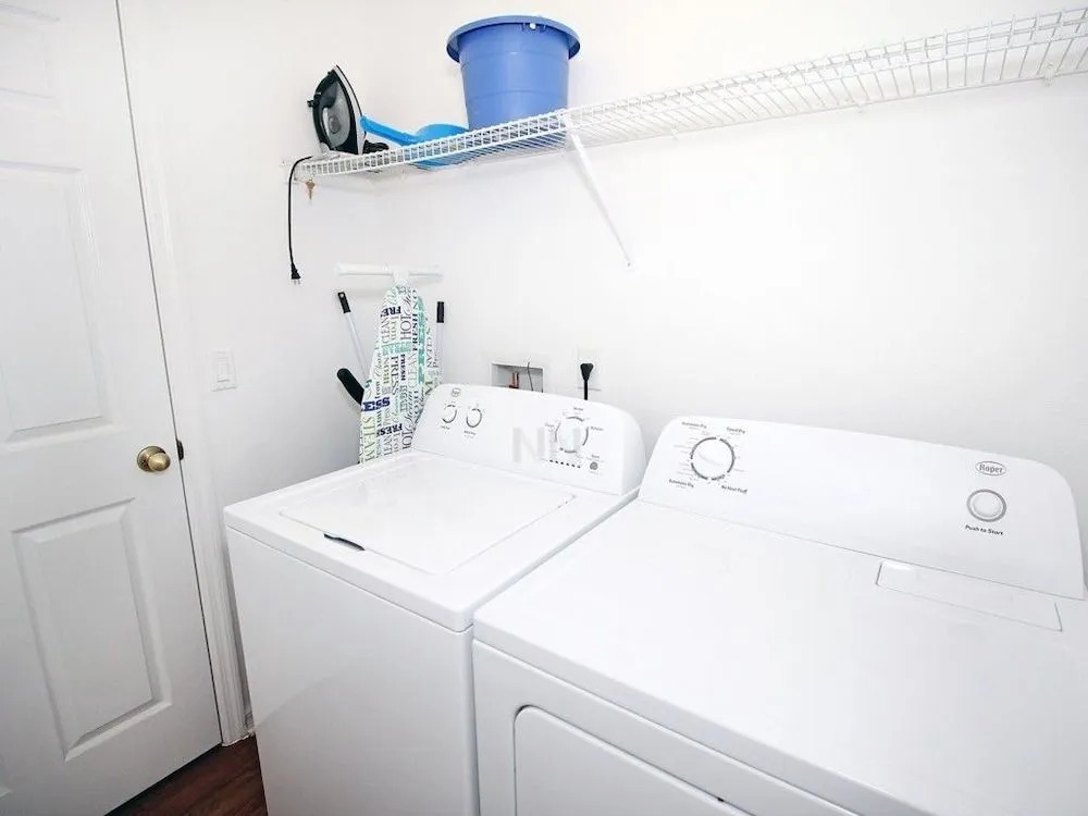 4CCS47RR23 4BR Vacation Home Near Disney by RedAwning