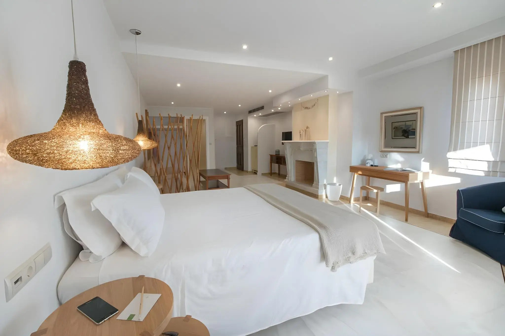 Finikas Hotel