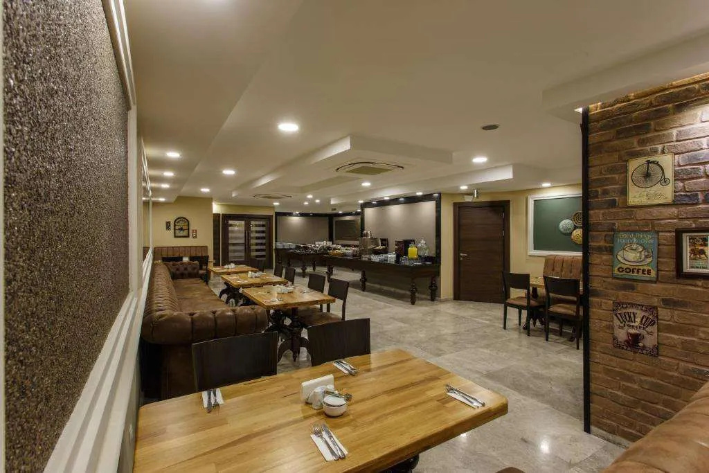 Antroyal Hotel