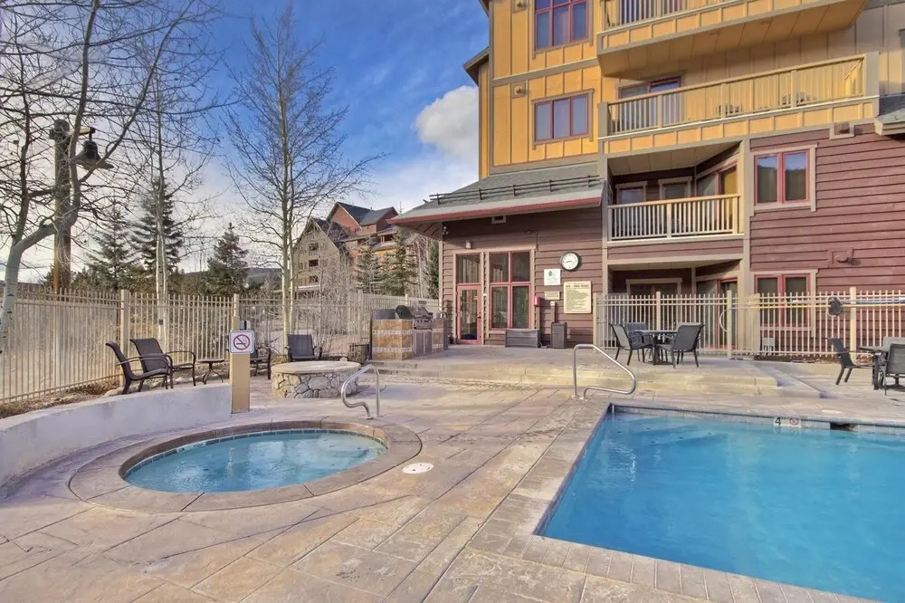 2311 Red Hawk Lodge 2 Bedroom Condo by RedAwning