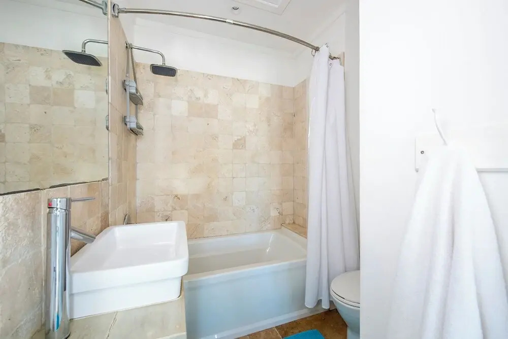 Island Hideout: Quaint Cottage, Moments From The Beach