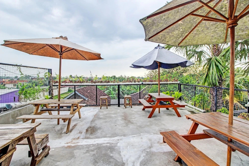 OYO 92256 Sentosa Residence