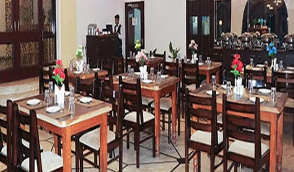Goroomgo Krishna Palace Charbagh Lucknow