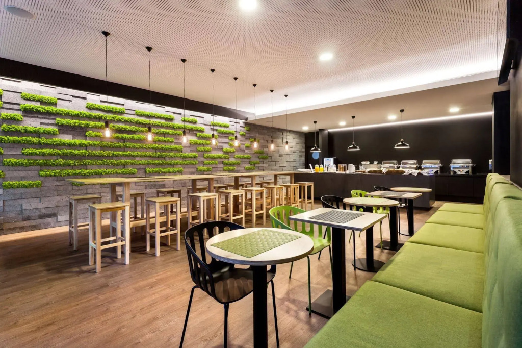 Neat Hotel Avenida