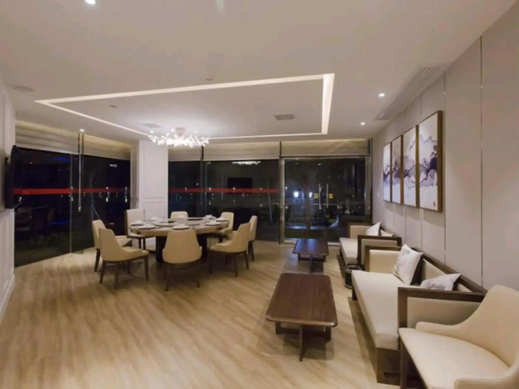 Huatian Hotel