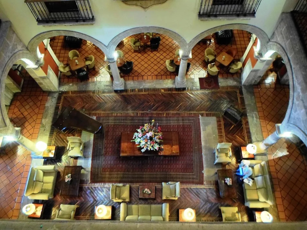 Hotel Virrey De Mendoza