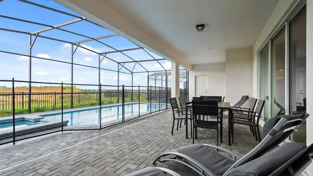 Opulent Villa in Resort Near Theme Parks & Shops