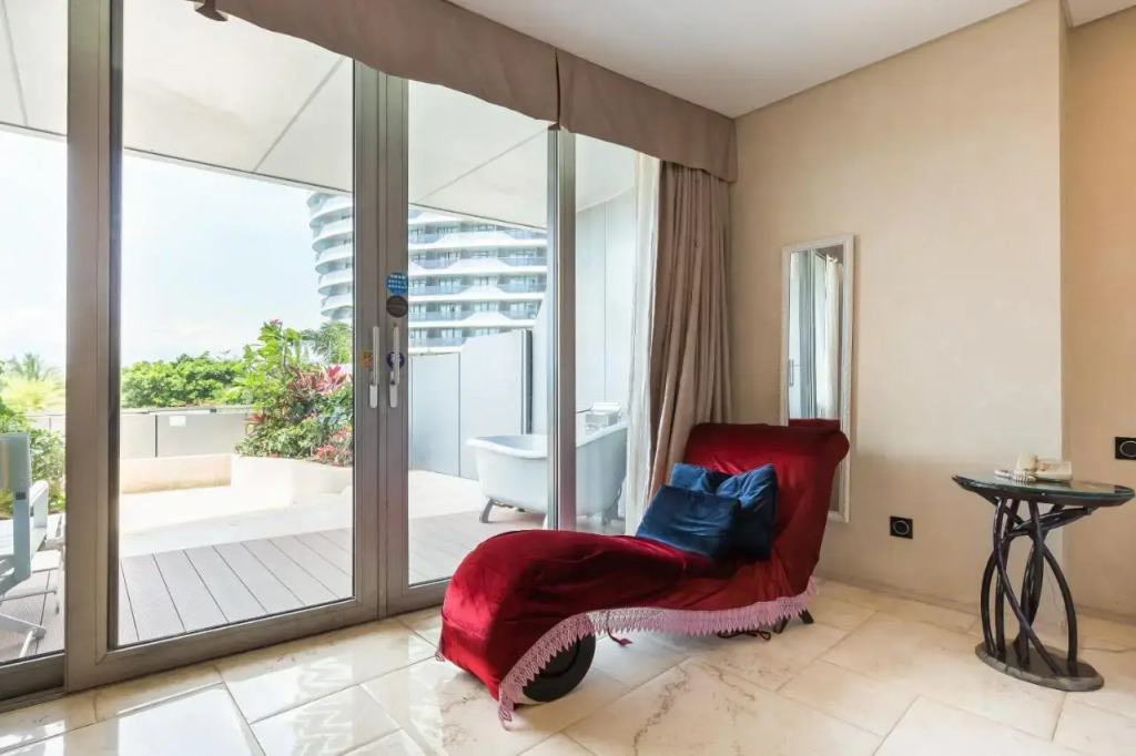 Sanya phoenix island yuejia holiday apartment