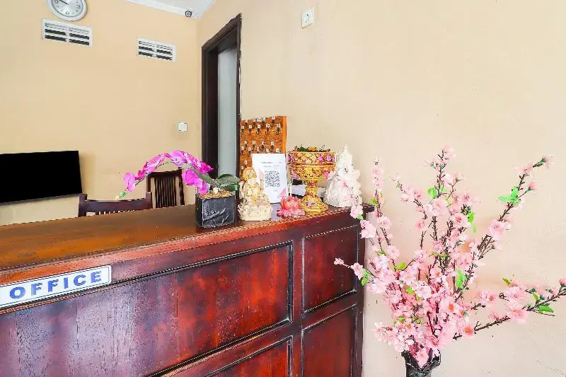 OYO 91567 Hotel Adi Guna