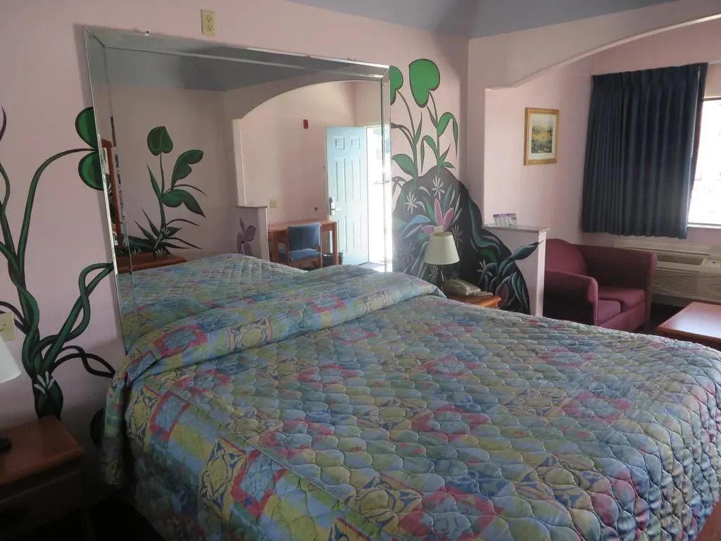 Travelers Inn and Suites Liberty