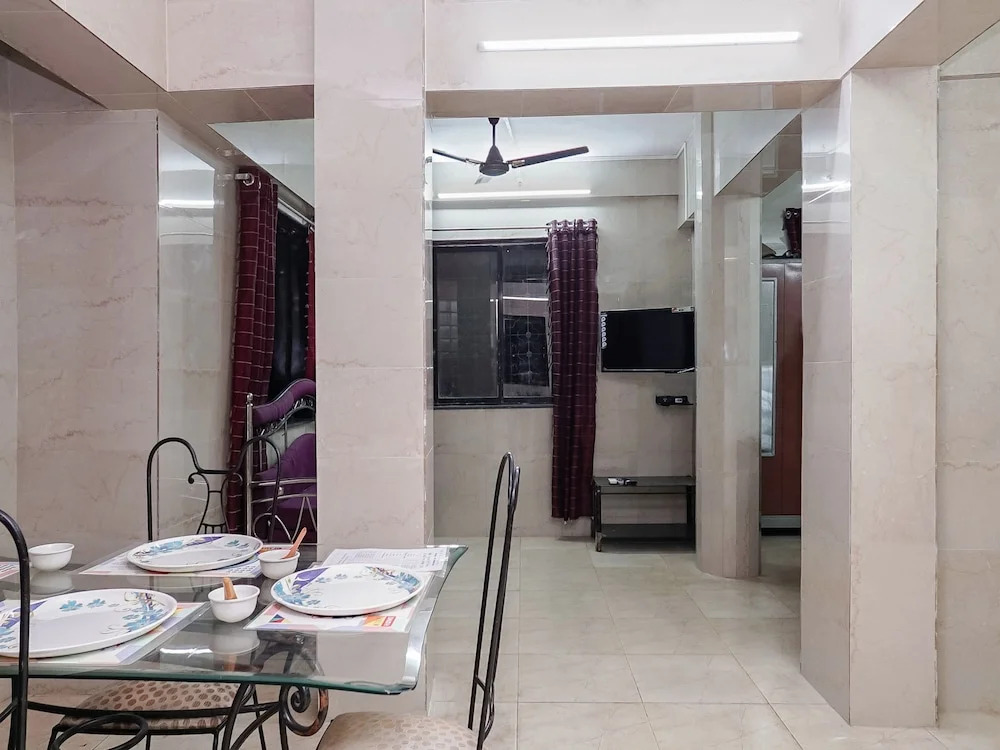 OYO 23069 Home Grand 4BHK Lonavala