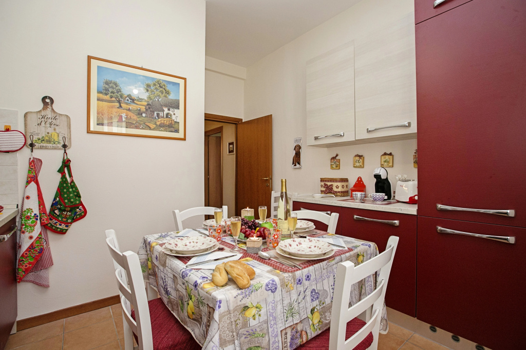 Villa Mimosa Near Desenzano Old Town Apt 1 Parking, AC, WiFi - Happy Rentals