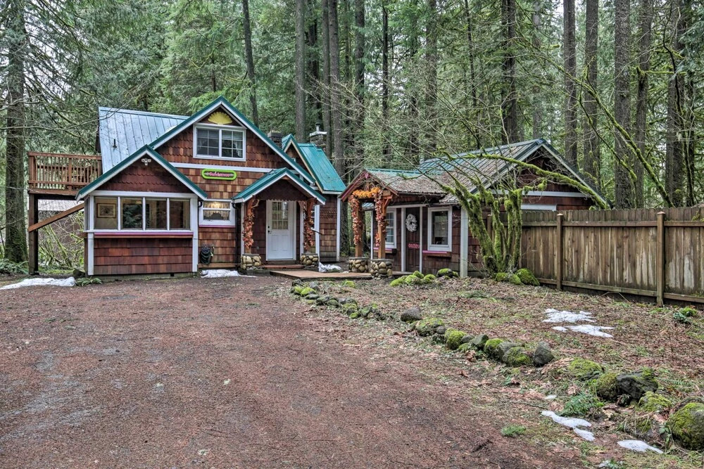 Walk to Zigzag River: The Sundance Cottage