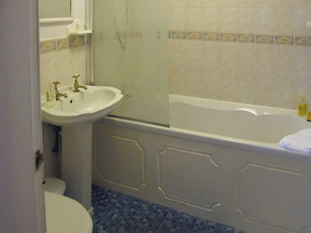 Emmaus Guest House Edinburgh
