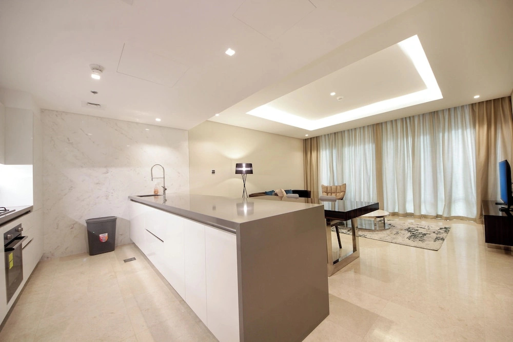 Luxury 1BR at Sterling East Burj Views