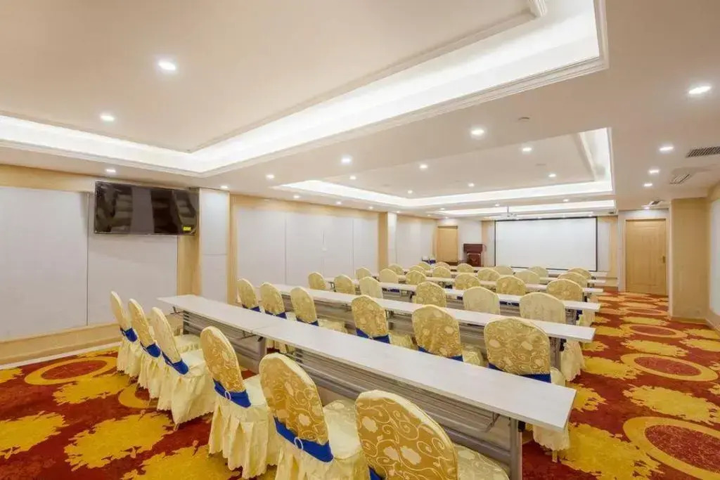 Vienna International Hotel (Nanjing Zhushan Road Metro Station)